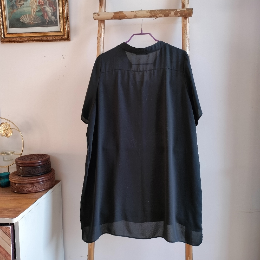 🌹The Quiet Luxury Collection🌹Black Minimalist Long Top - Picture 2 of 11